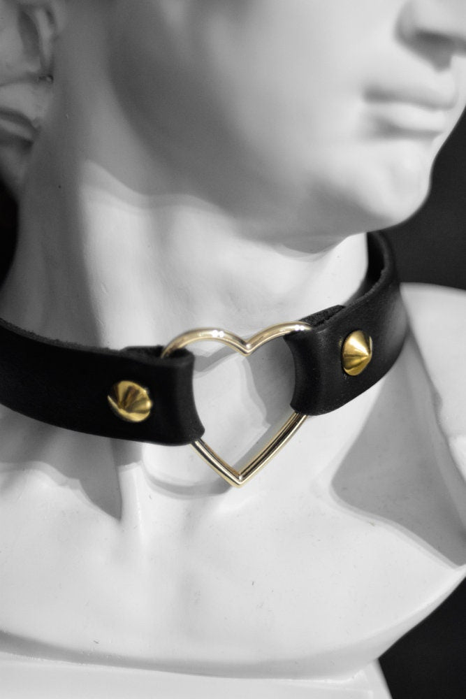 Heart O-ring choker