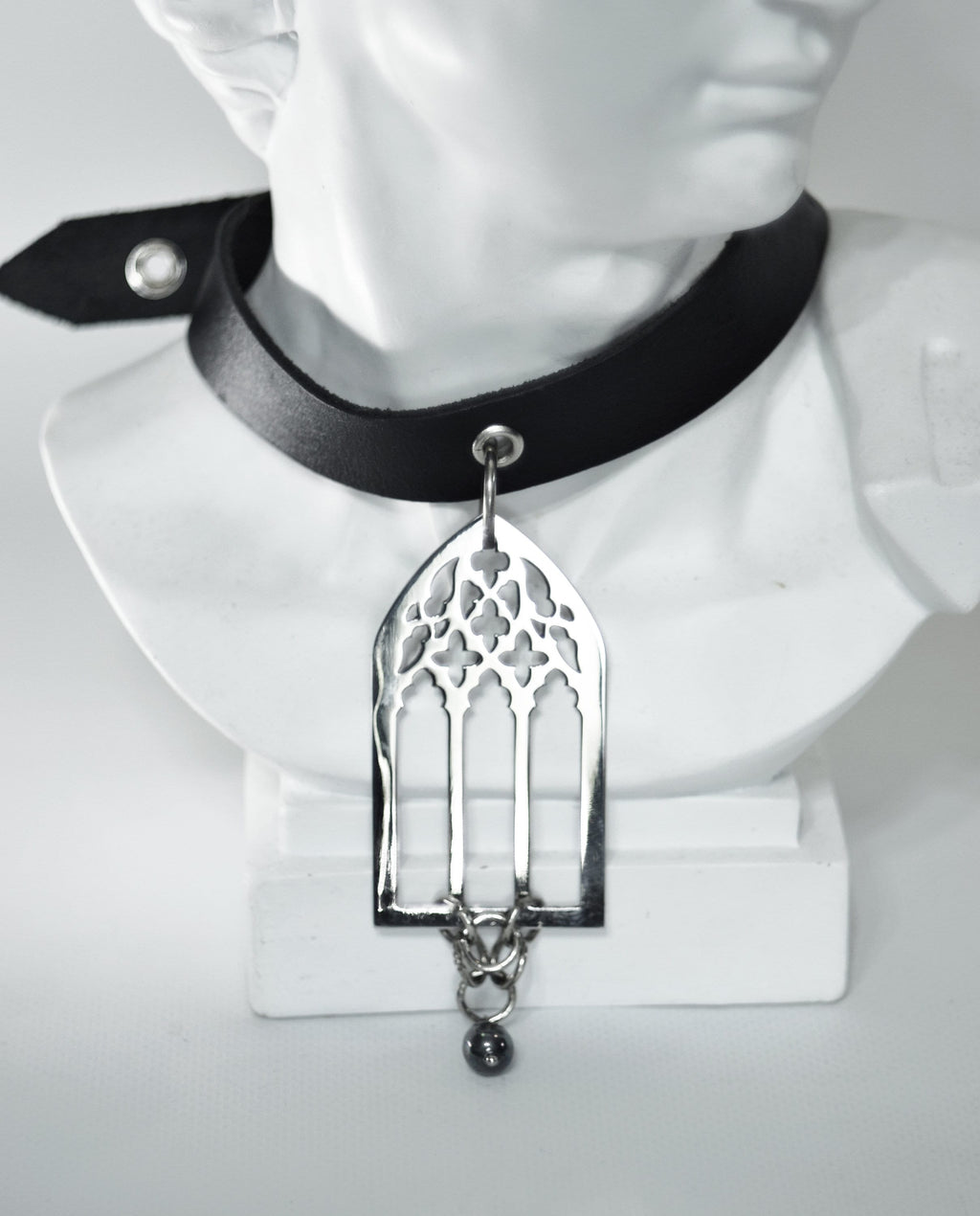 CATHEDRAL ARCH CHOKER