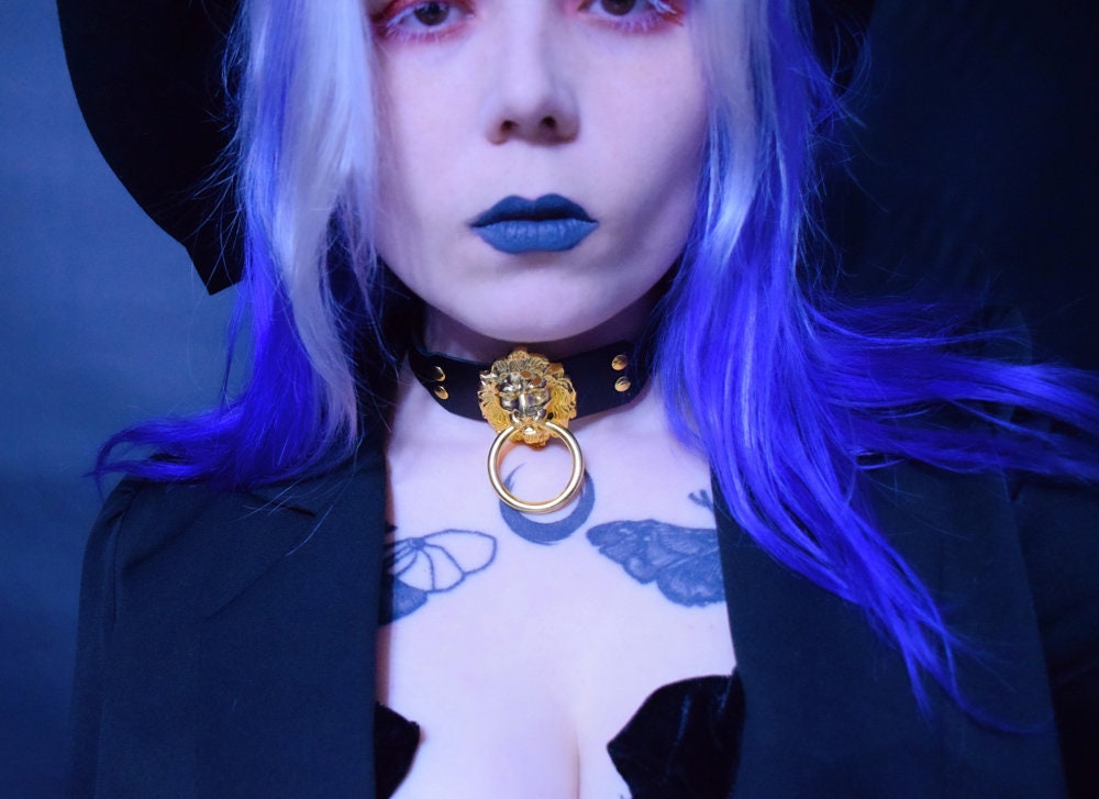 LION’S HEAD CHOKER