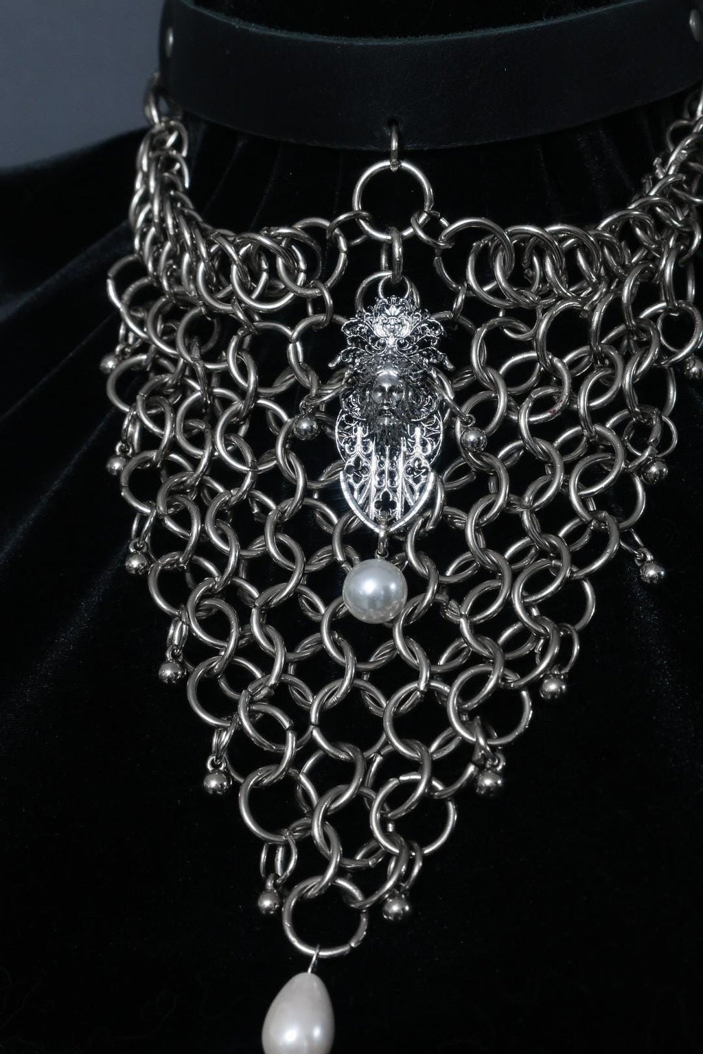 WIMPERG choker