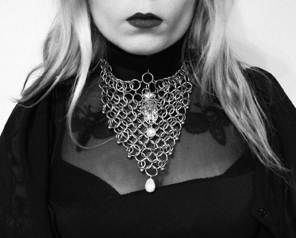 WIMPERG choker