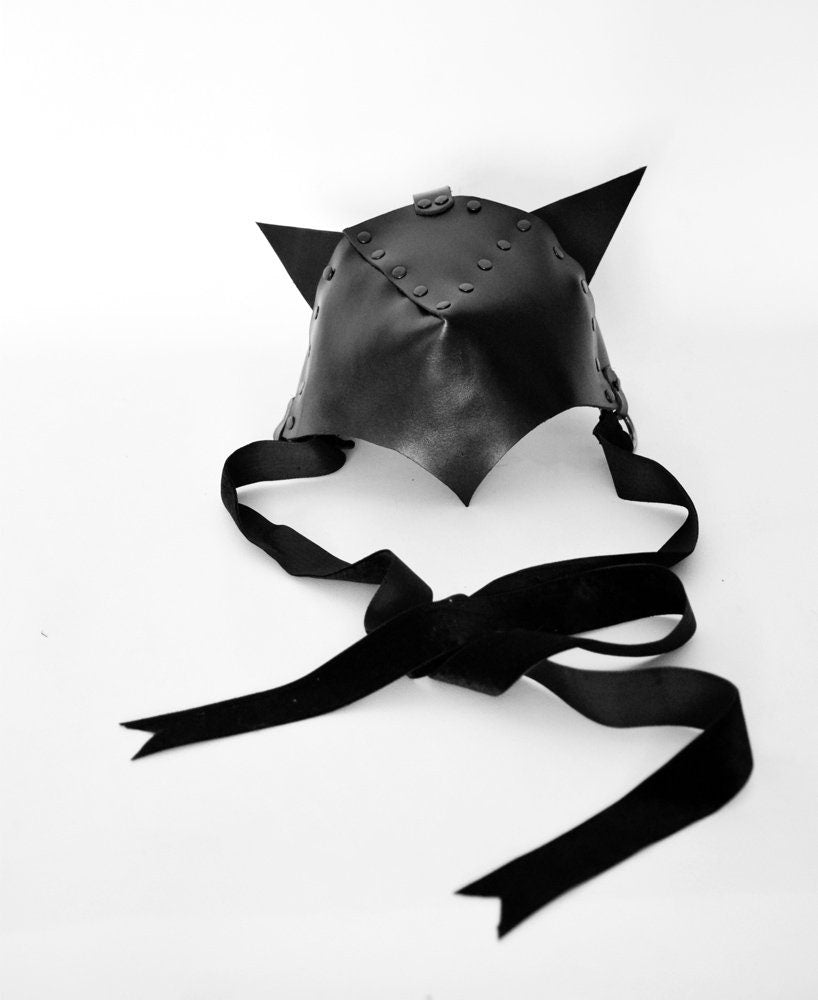 CATWOMAN \ BAT BONNET