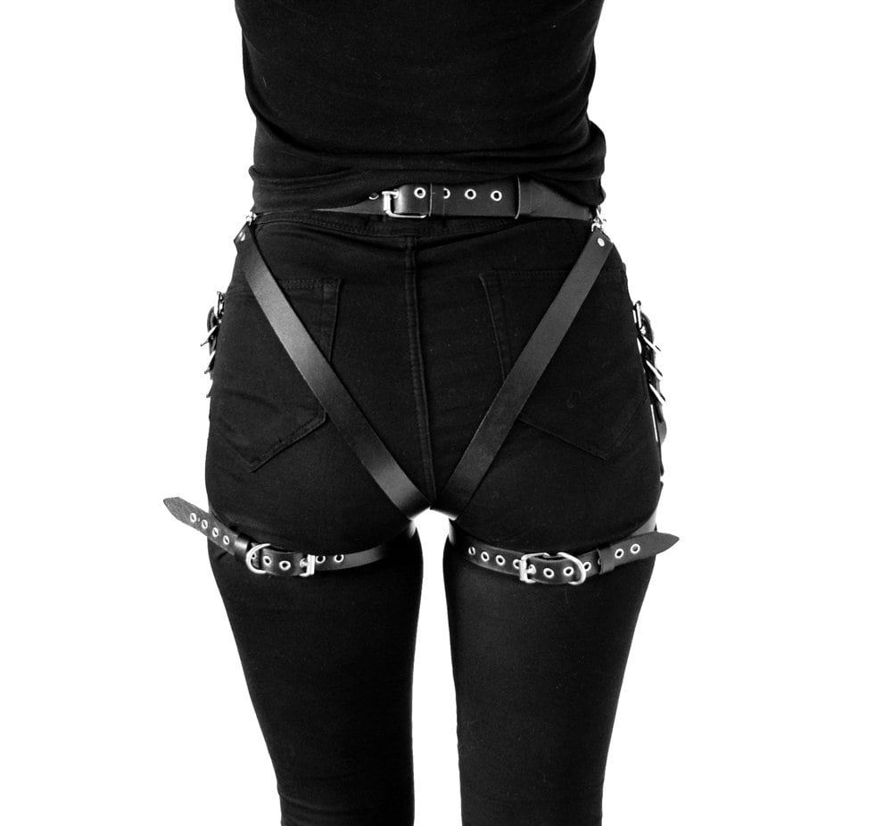BLOSSOM GARTER HARNESS