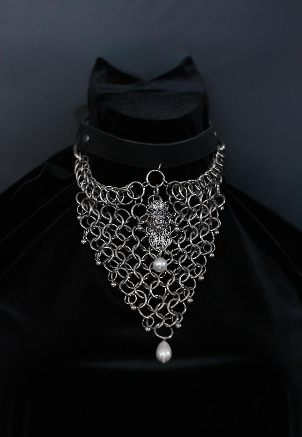 WIMPERG choker
