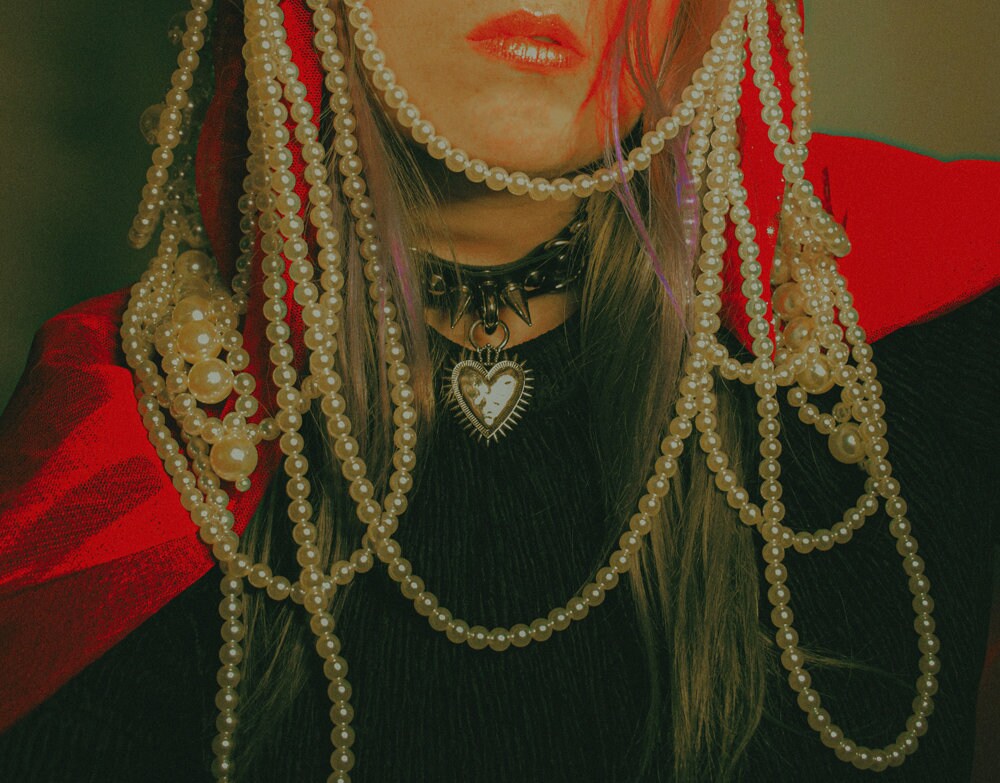 SACRED HEART CHOKER