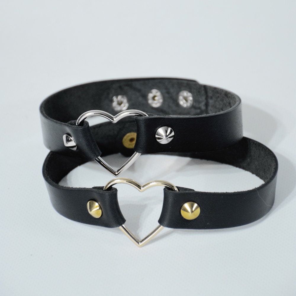 Heart O-ring choker