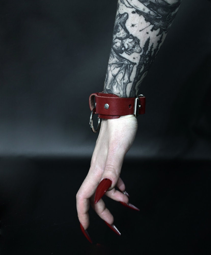 O-RING CUFF: red wine