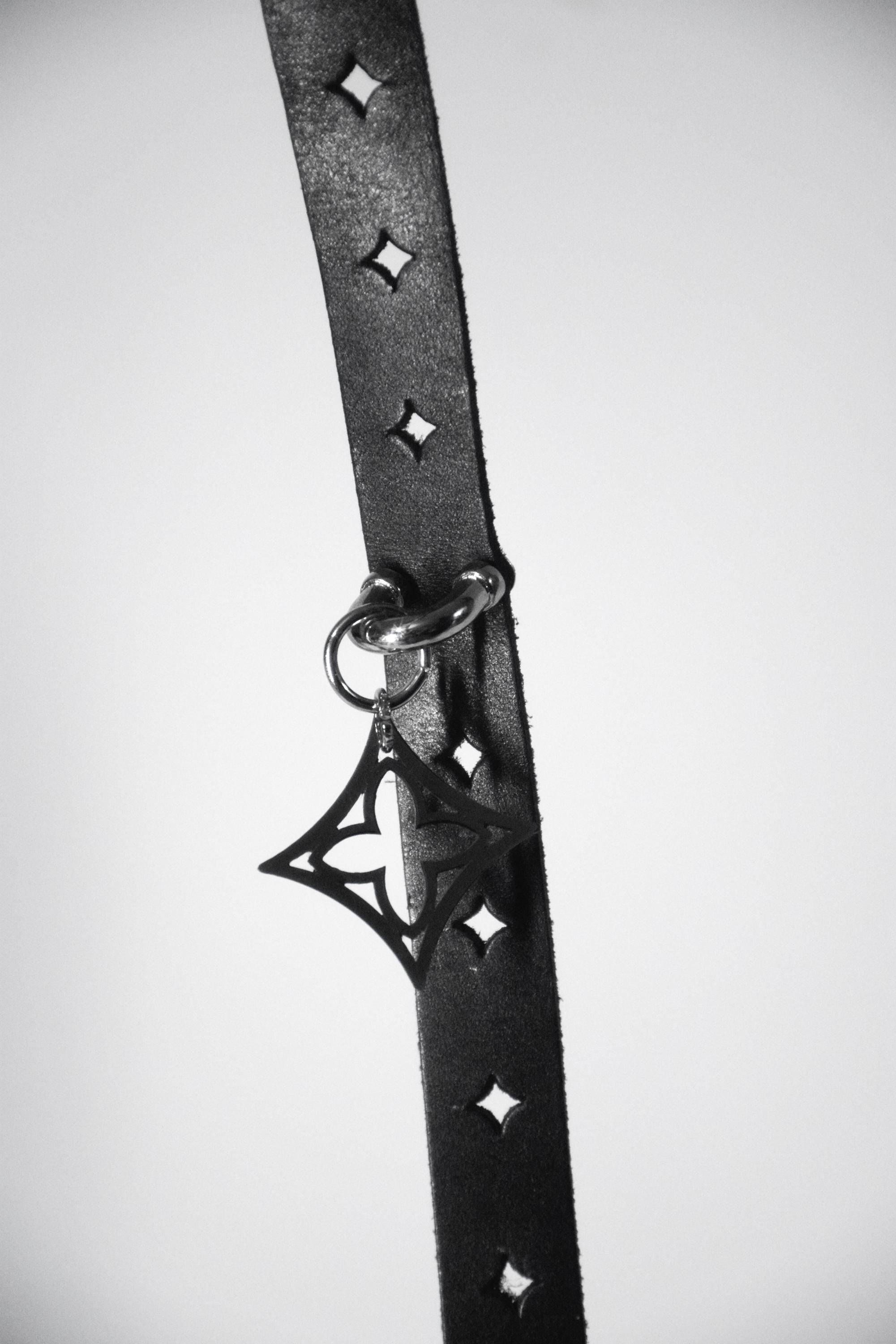 QUATREFOIL CHOKER
