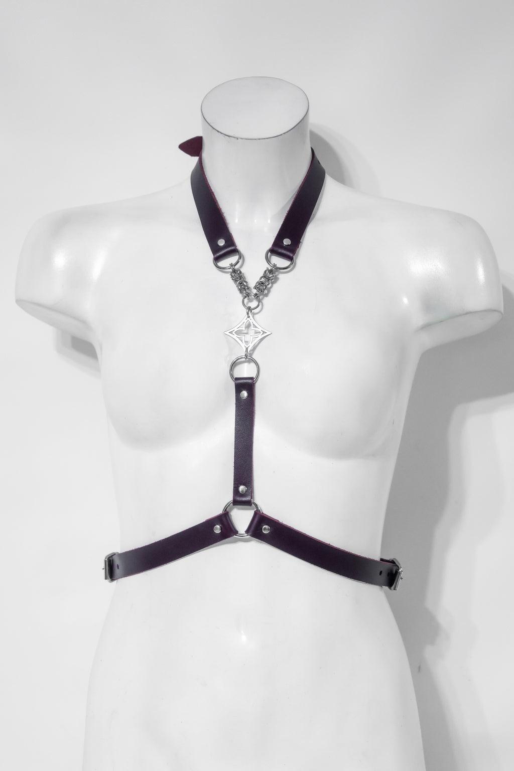 Quatrefoil Leather Harness - Marsala