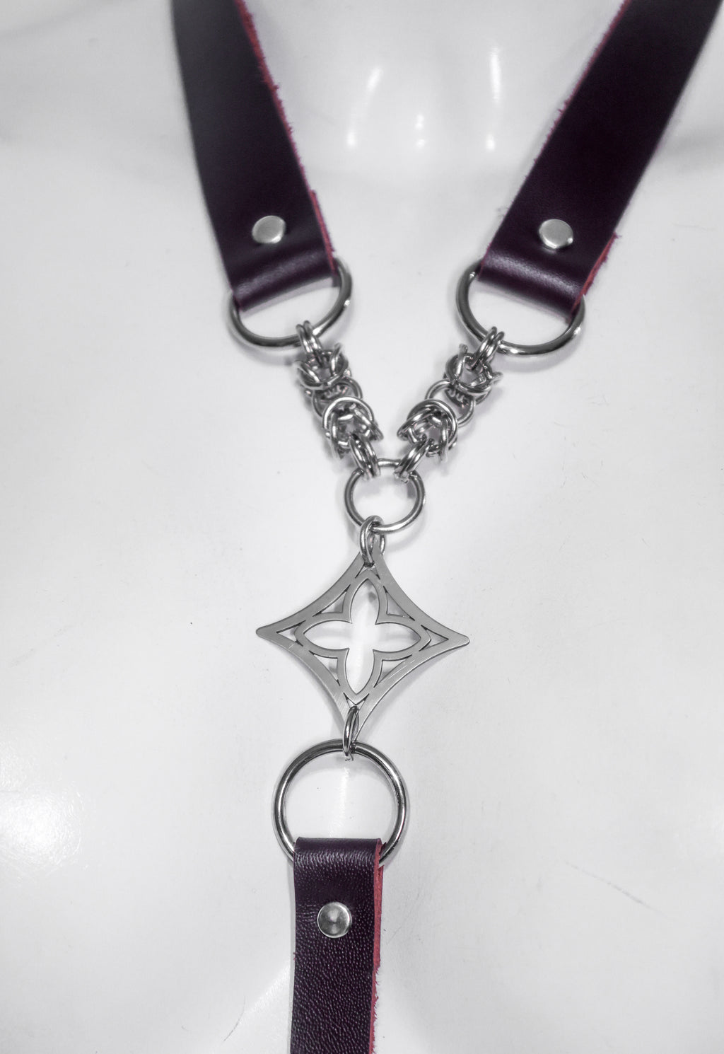 Quatrefoil Leather Harness - Marsala