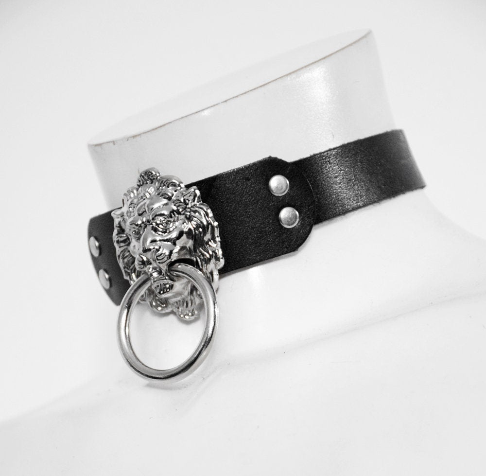 LION’S HEAD CHOKER