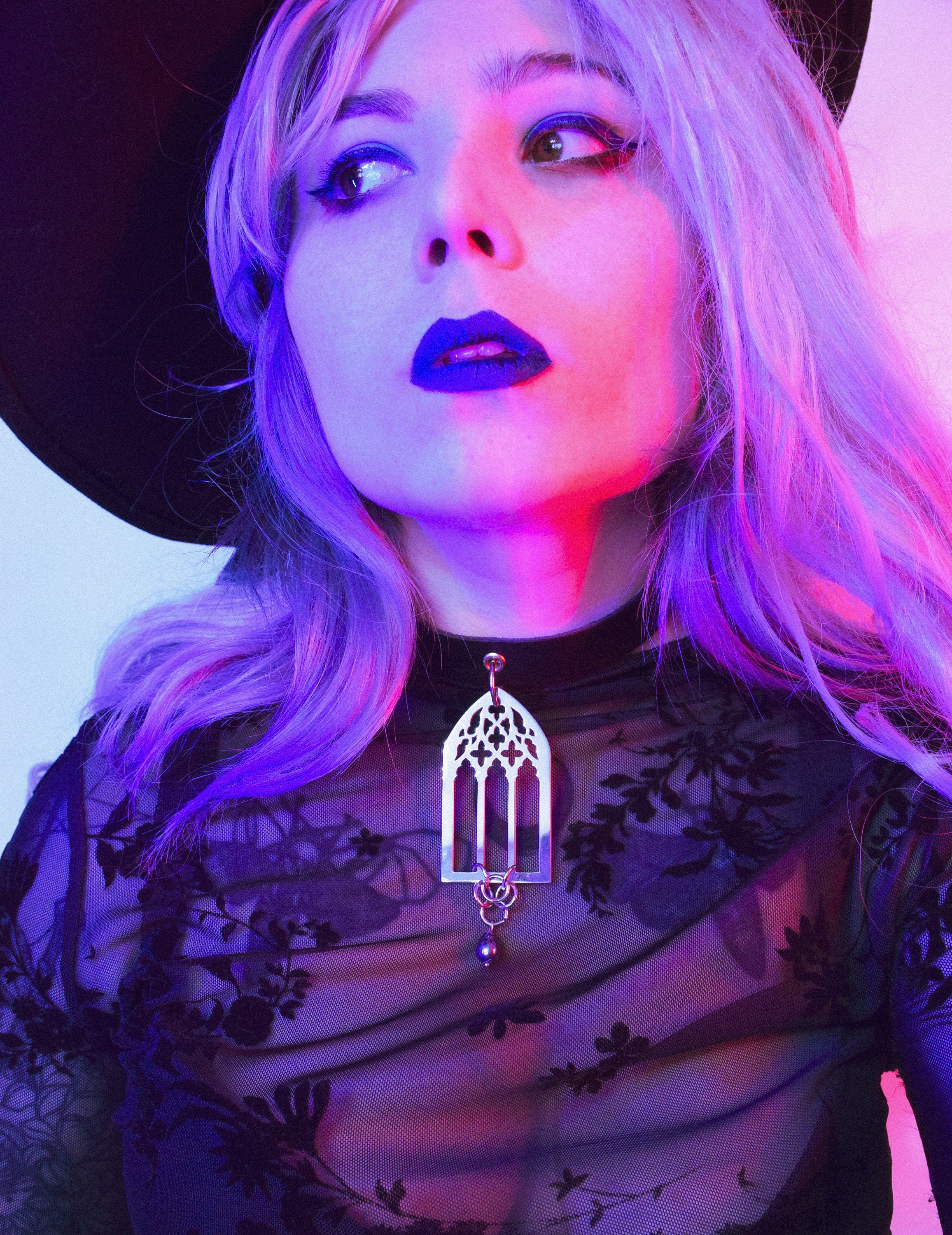 CATHEDRAL ARCH CHOKER