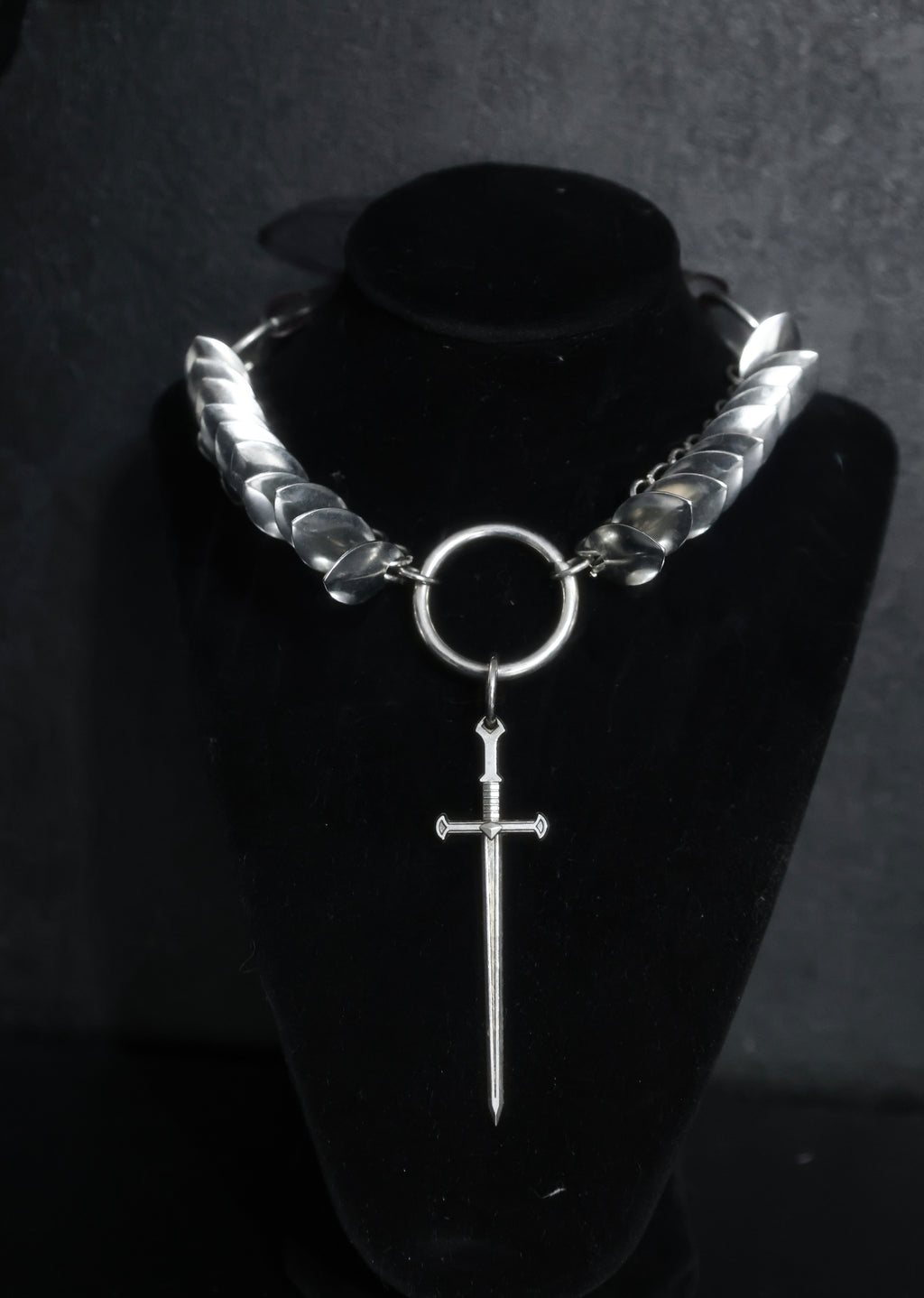 BELLE DE NUIT scale mail choker