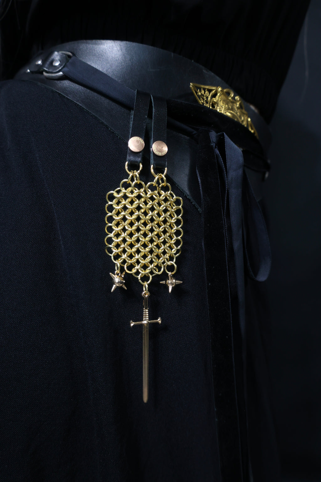 MORGENSTERN CHATELAINE: sword & flail ball