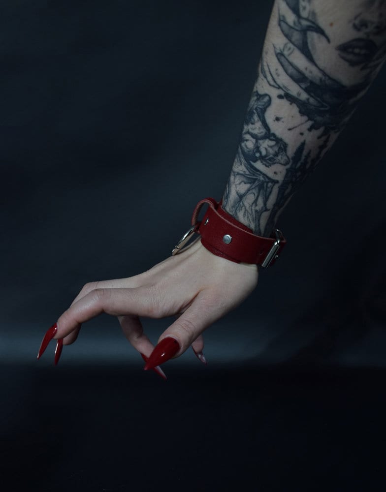 O-RING CUFF: red wine