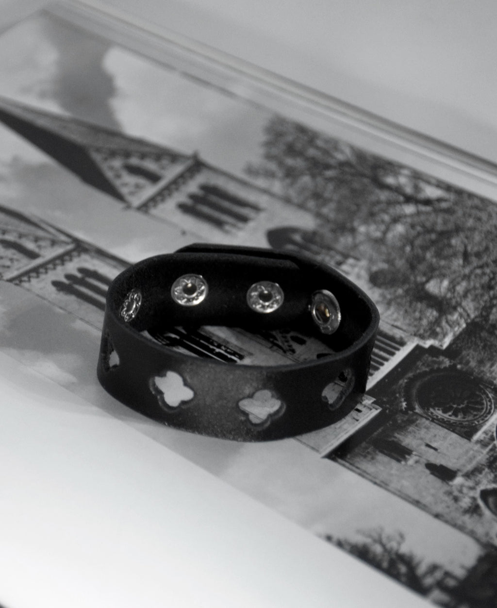 Quatrefoil bracelet