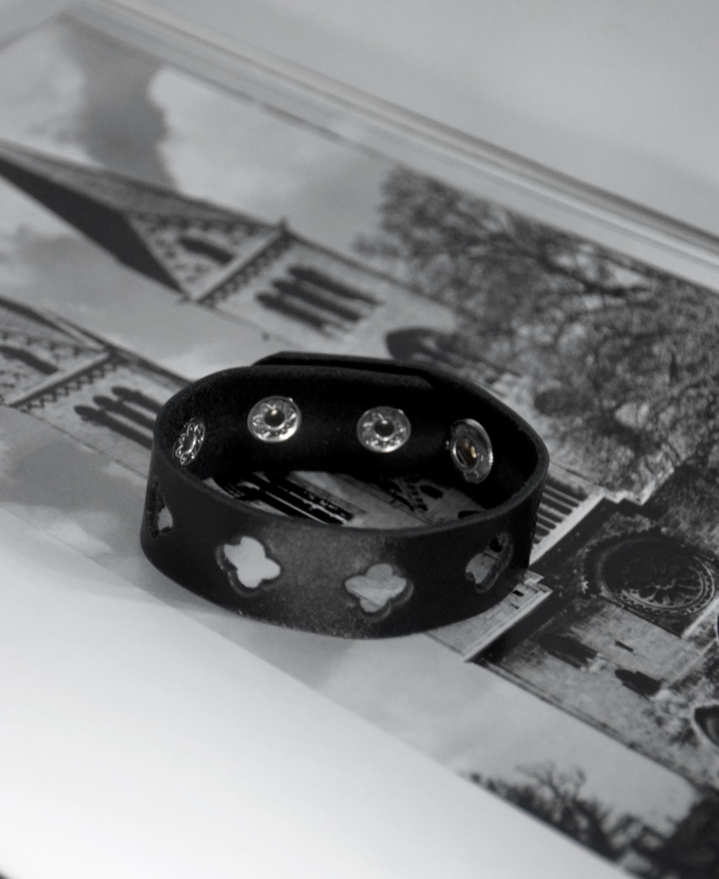 Quatrefoil bracelet