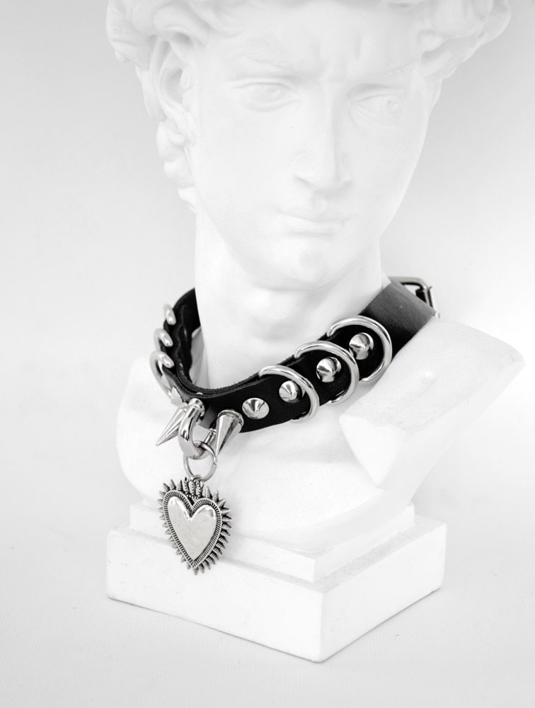 SACRED HEART CHOKER
