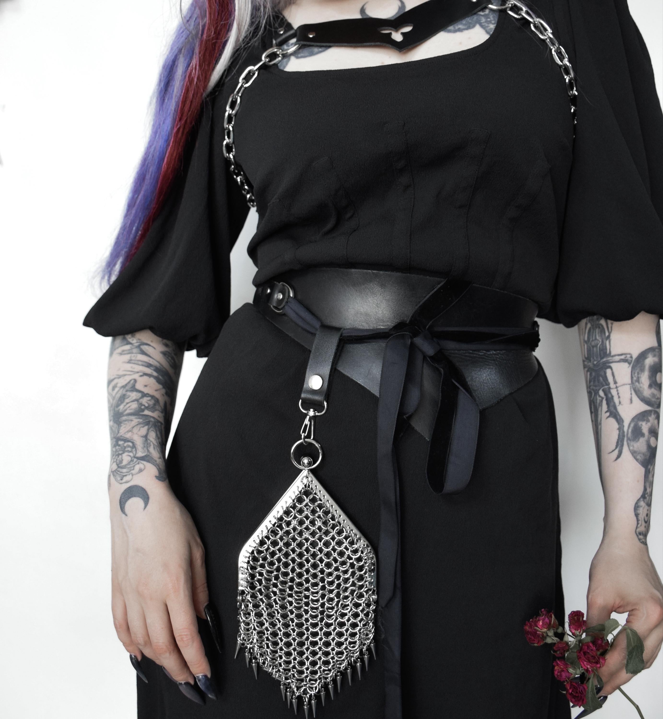 Knight's Skin Leather & Chainmail Purse