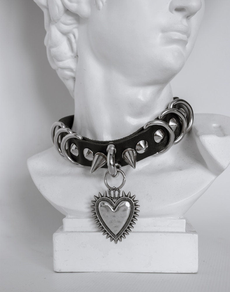 SACRED HEART CHOKER