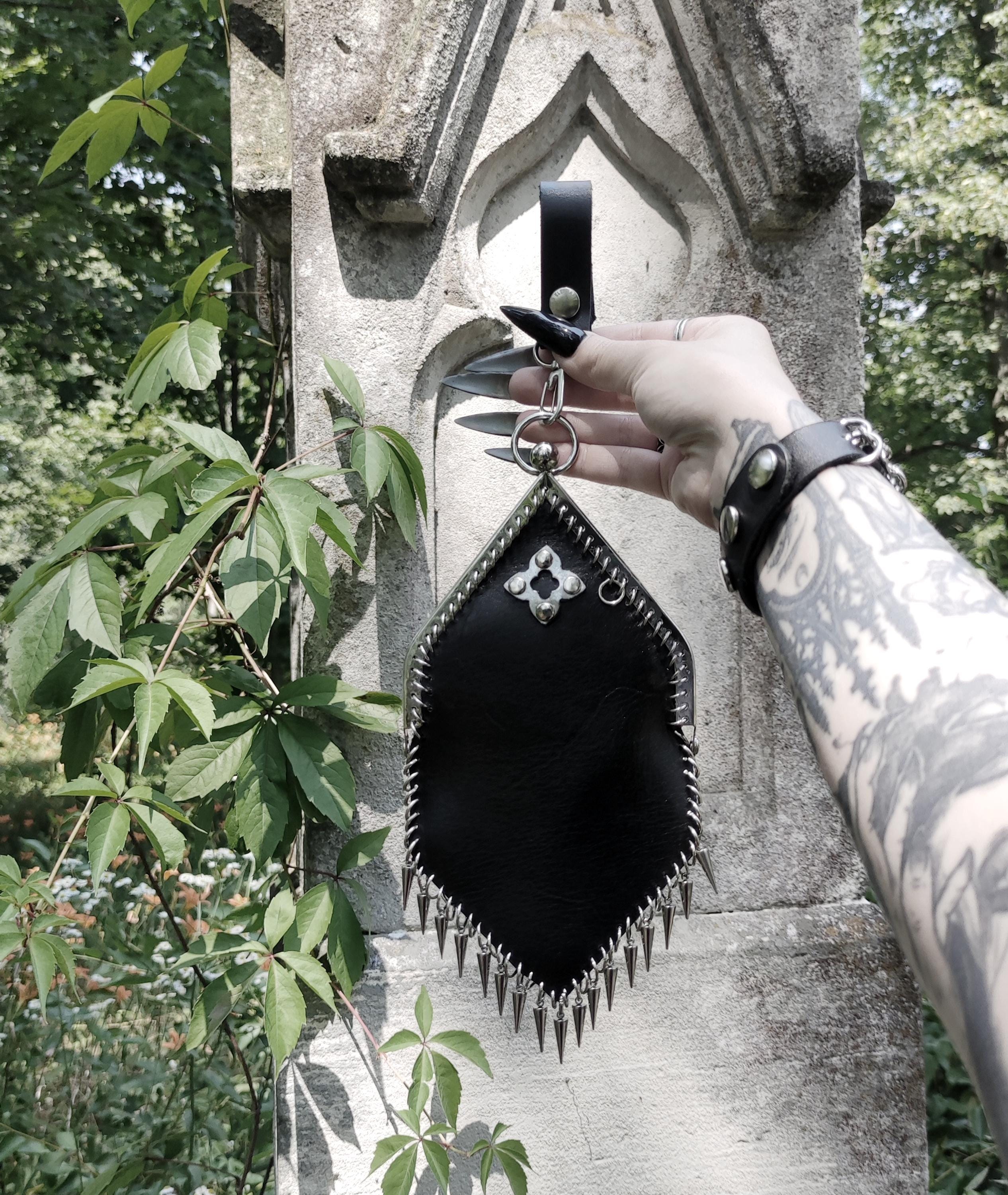 Knight's Skin Leather & Chainmail Purse