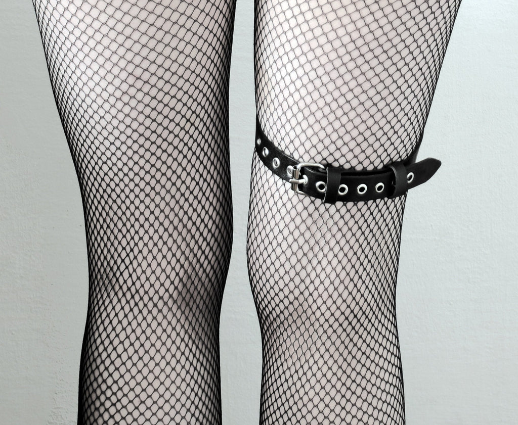 D-RING LEG GARTER