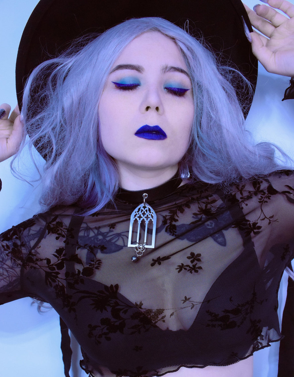 CATHEDRAL ARCH CHOKER