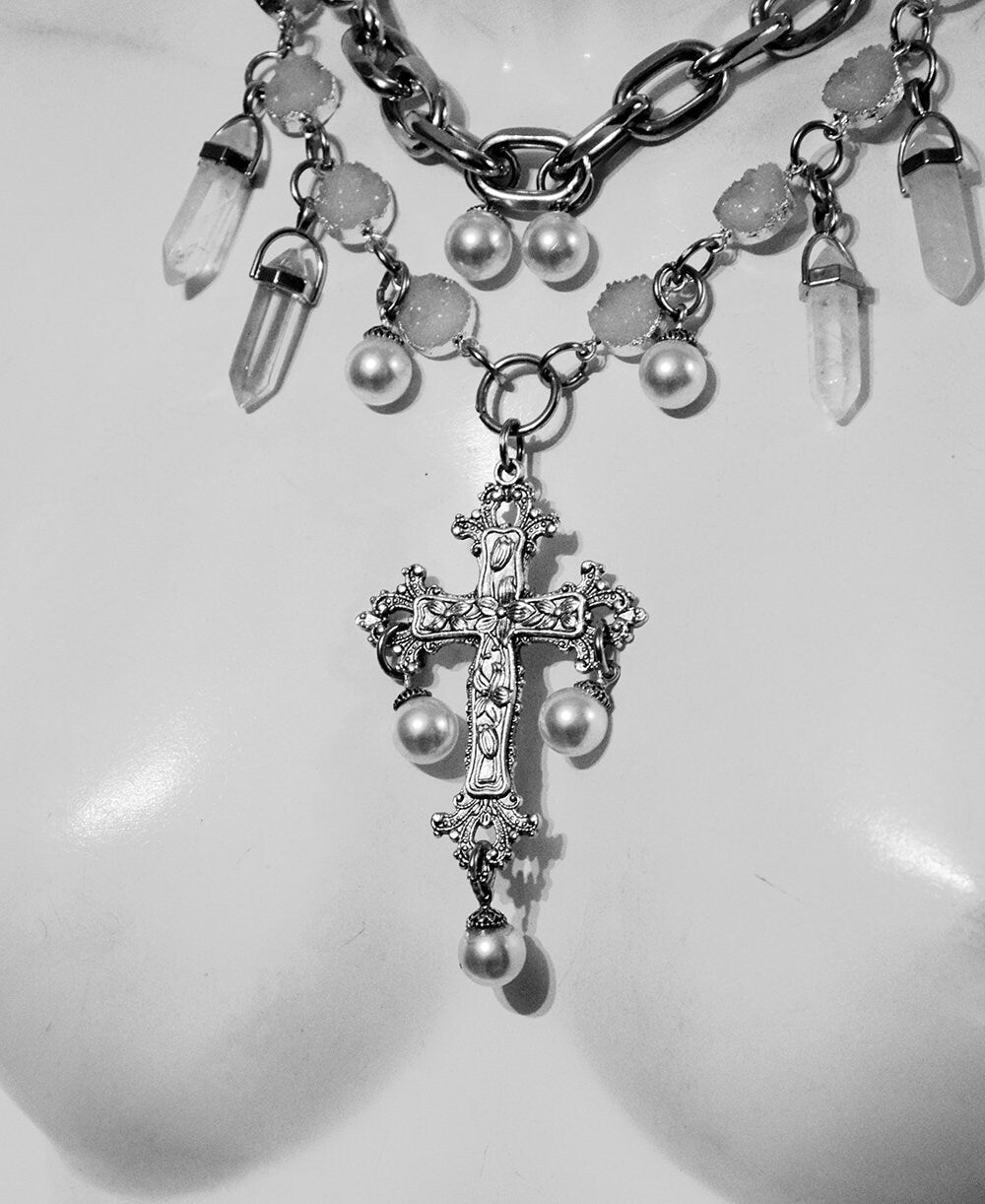 CROSS PEARL NECKLACE