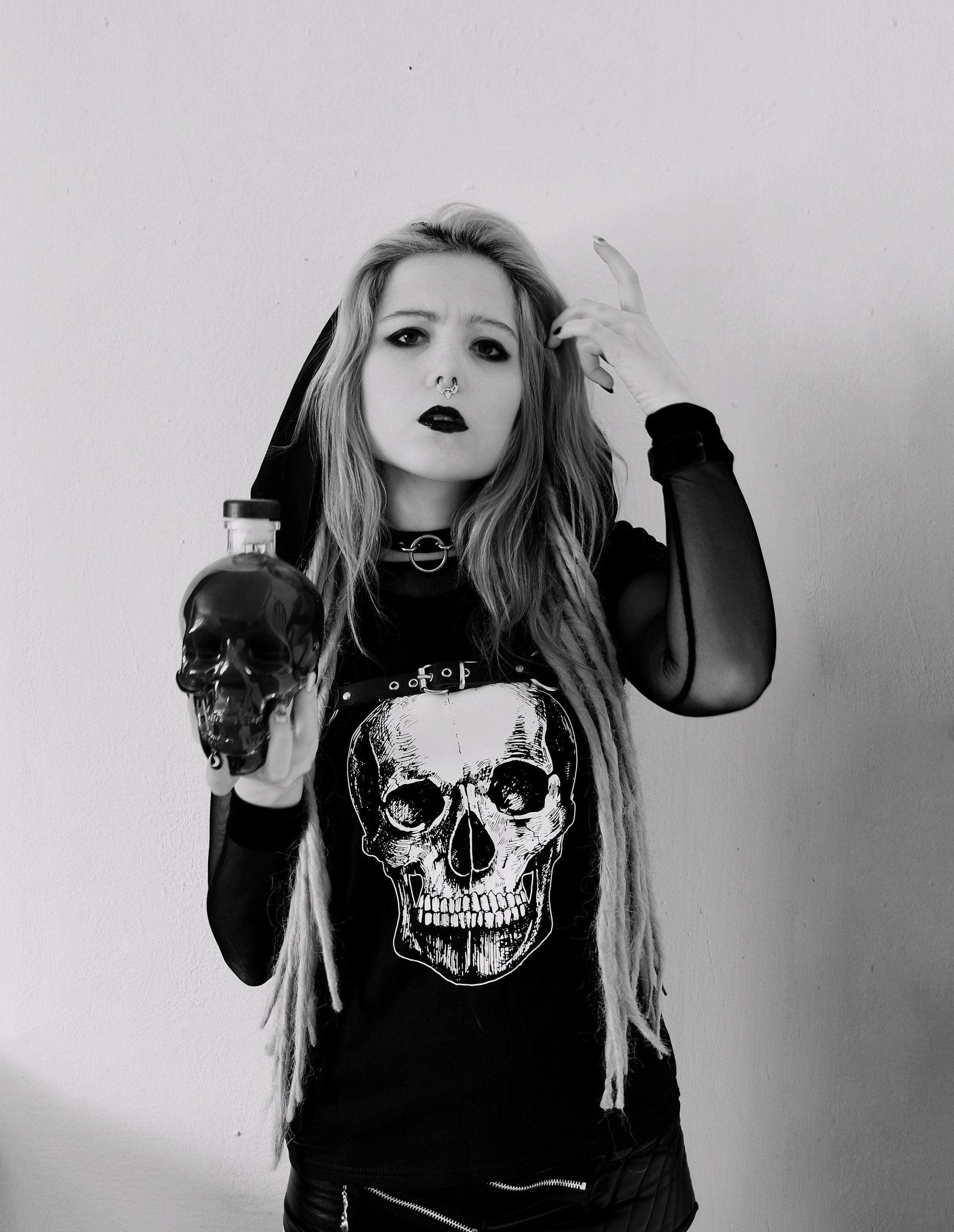 Skull T-Shirt: Women's