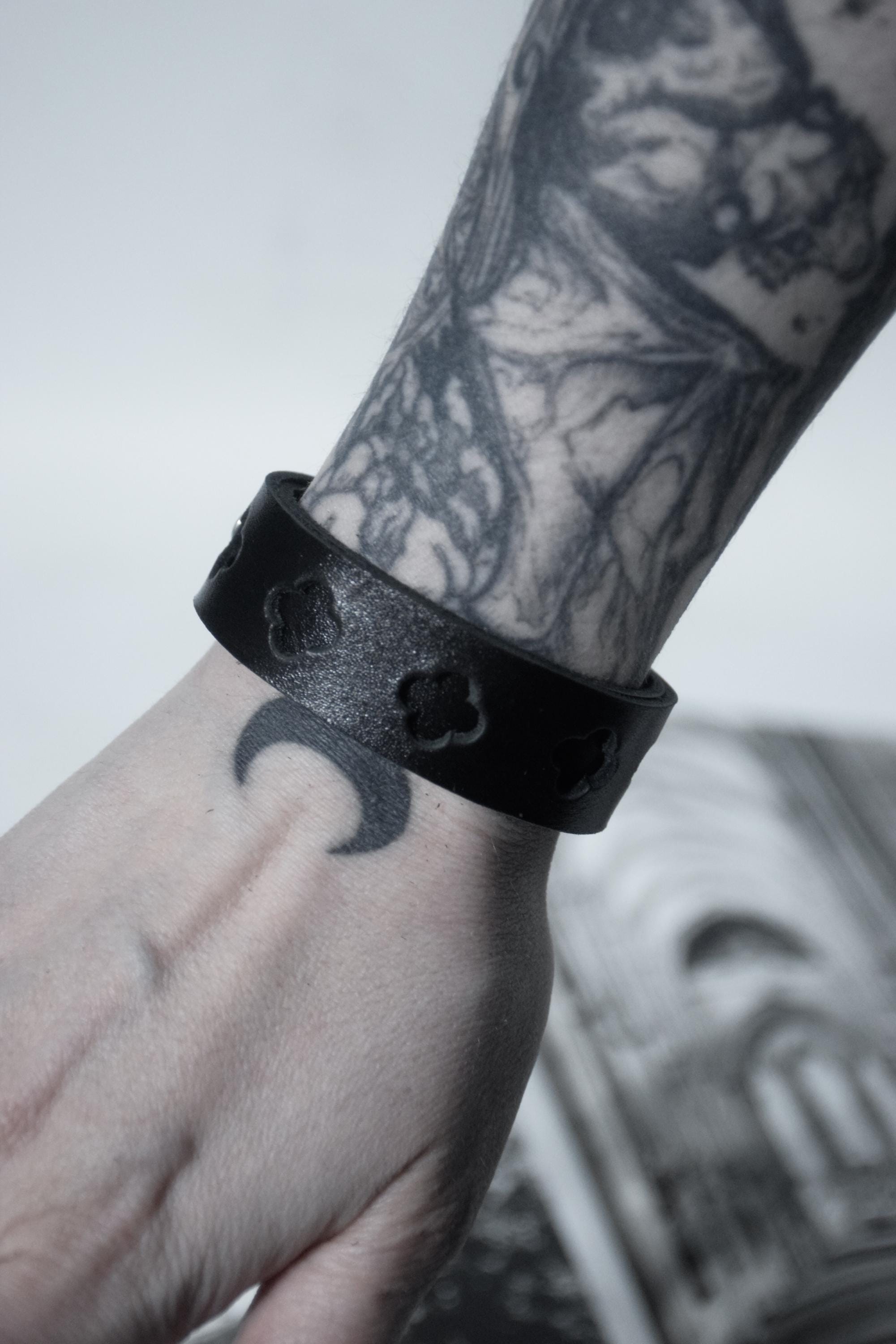 Quatrefoil bracelet