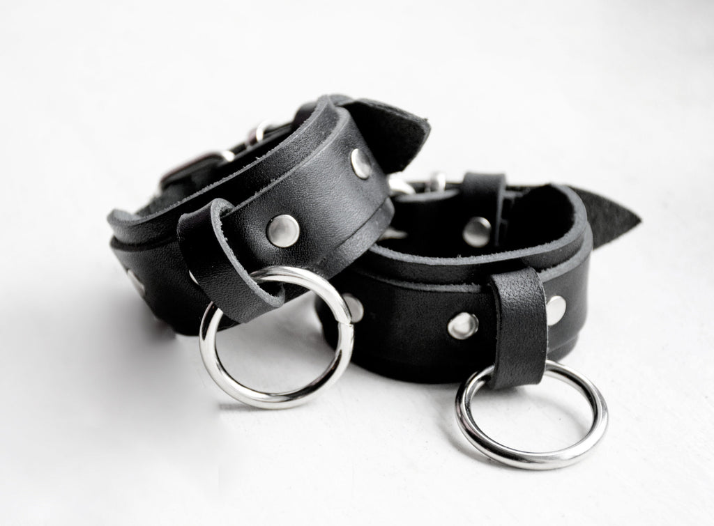 O-RING CUFF: Black
