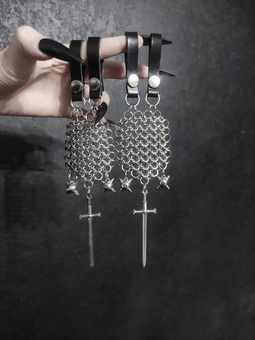 MORGENSTERN CHATELAINE: sword & flail ball