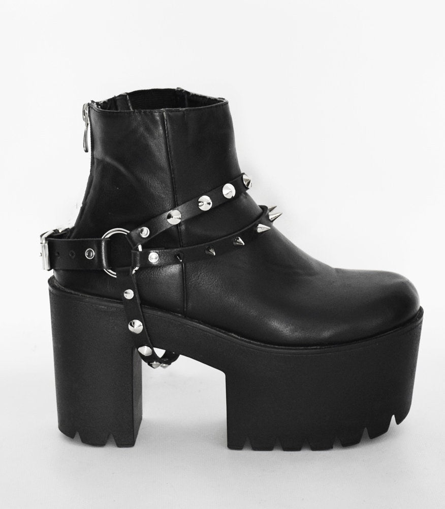 Spiked Leather Shoe Harness