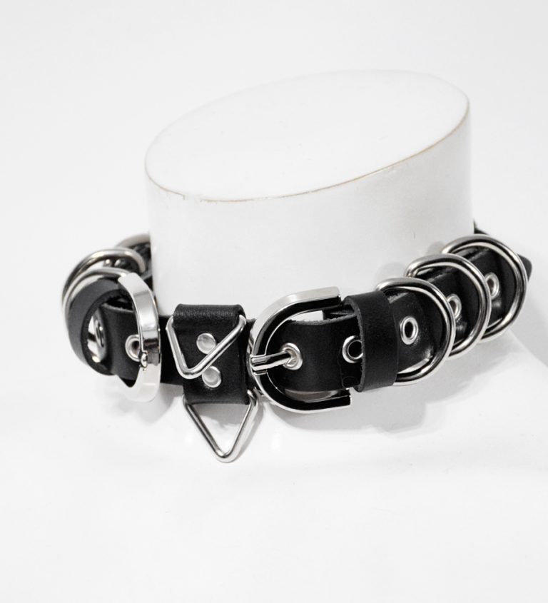 leather neck collar with d-rings and buckle