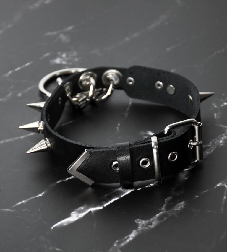leather choker with buckle and spikes