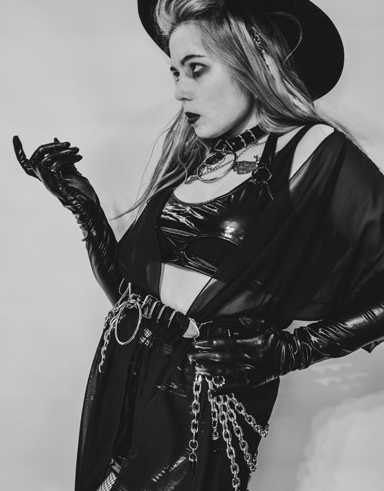 Goth Belts & Garters: Chain Ring Belts, Leg Harnesses | MadElephant